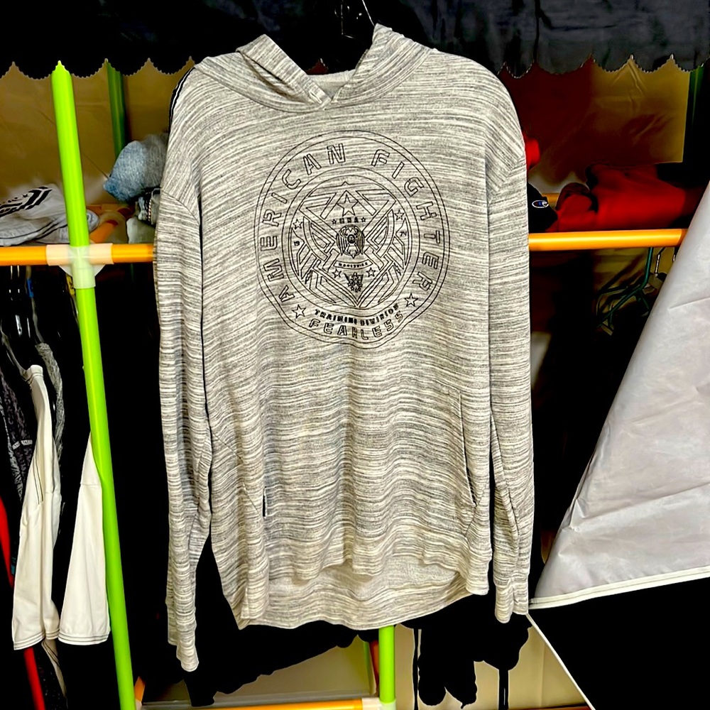 Like new only worn few times ,,American fighter pullover hoodie ..No rips